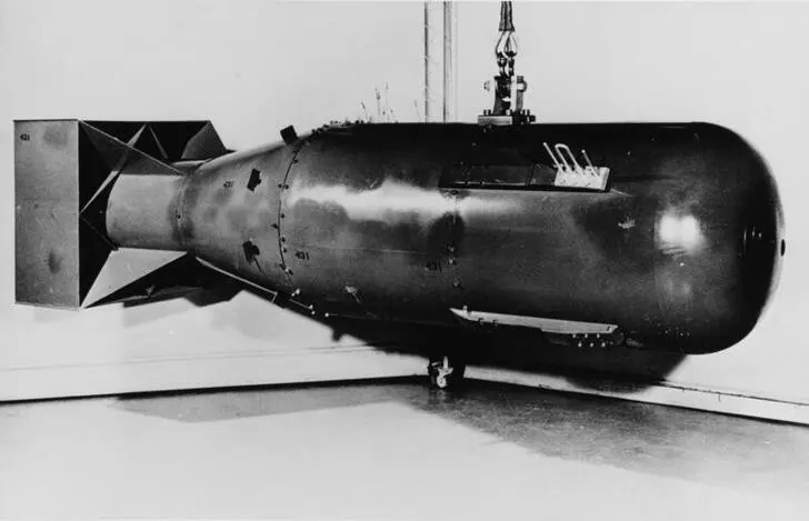 atom, atombomba, bomba, bombák, Cár-bomba, hidrogénbomba, Hirosima, Nagaszaki, nukleáris, nukleáris fegyver, nukleáris robbanás, radioaktív szennyezés, robbanóanyag, sugárzás, termonukleáris bomba, tömegpusztító fegyver