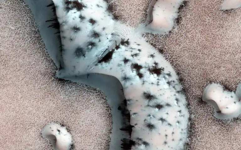 bolygókutatás, HiRISE, Kieffer modell, Mars, marsi gejzírek, marsi pólusok, NASA, pókszerű képződmények, szén-dioxid jég, szublimáció