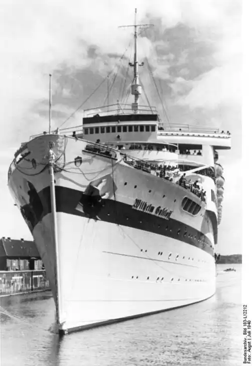Alekszandr Marinyeszko, Gdynia, hajótörés, Hannibál hadművelet, Kelet-Poroszország, második világháború, német menekültek, Sz-13, tengeri katasztrófa, Wilhelm Gustloff