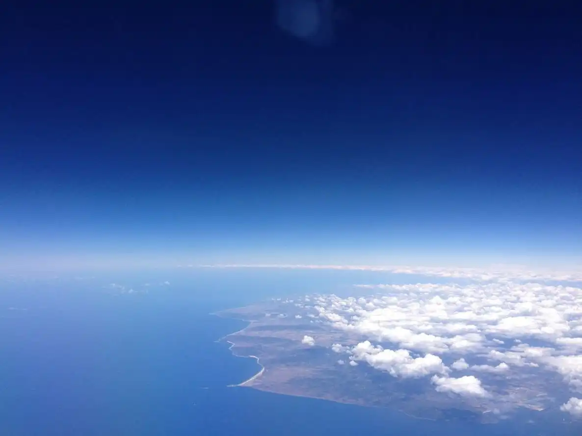 arisztotelész, csillagászat, eratoszthenész, föld alakja, földrajz, geoid, GPS, gravitáció, horizont, lapos föld, műhold, newton, püthagorasz, repülőgép, tudomány, űrhajózás, űrkutatás