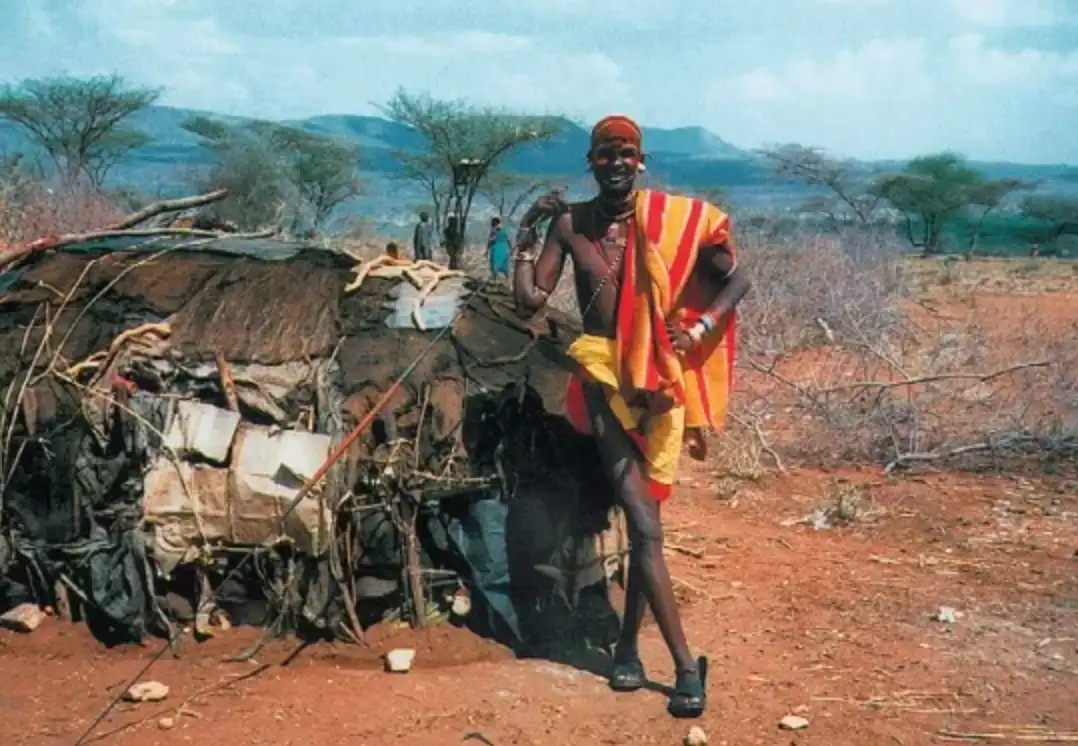 „Afrikaiasan, durván szeretett” – A gazdag svájci asszony drámája: az álomszerelemtől a menekülésig afrika, házasság, Identitás, Kaland, Kenya, Kultúra, Maszáj, Önéletrajz, sors, szerelem