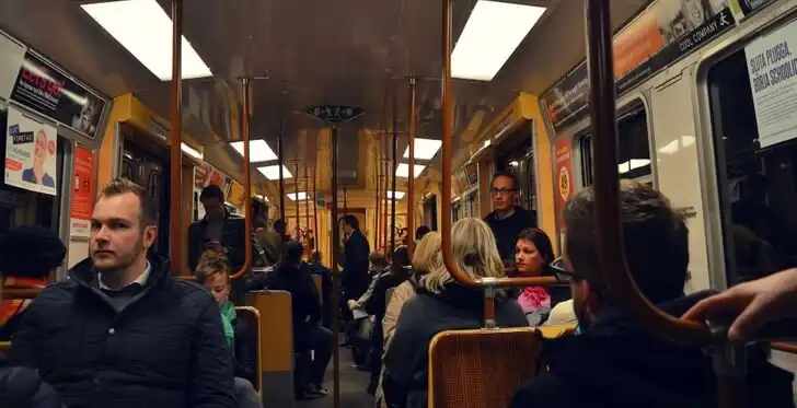 bevándorlás, élet Svédországban, érdekességek Svédországról, etikett, gyereknevelés Svédországban, külföldön élni, kultúrsokk, munka Svédországban, skandináv életmód, svéd kultúra, svéd mentalitás, svéd szokások, Svédország, szabadidő Svédországban, társadalmi normák, természet Svédországban, tippek külföldieknek