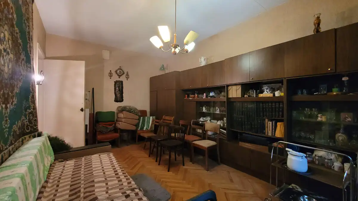 80-as évek, elhagyatott lakás, időutazás, lakásbelső, nosztalgia, régi bútorok, retró lakás, szovjetunió