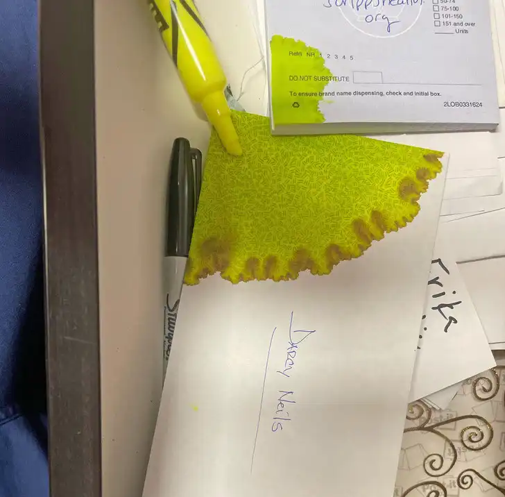 érdekes kísérletek, fotókkal illusztrált kísérletek, furcsa jelenségek, hétköznapi kísérletek, meglepő eredmények, mi történik ha, otthoni kísérletek, tudomány a mindennapokban, vizuális kísérletek