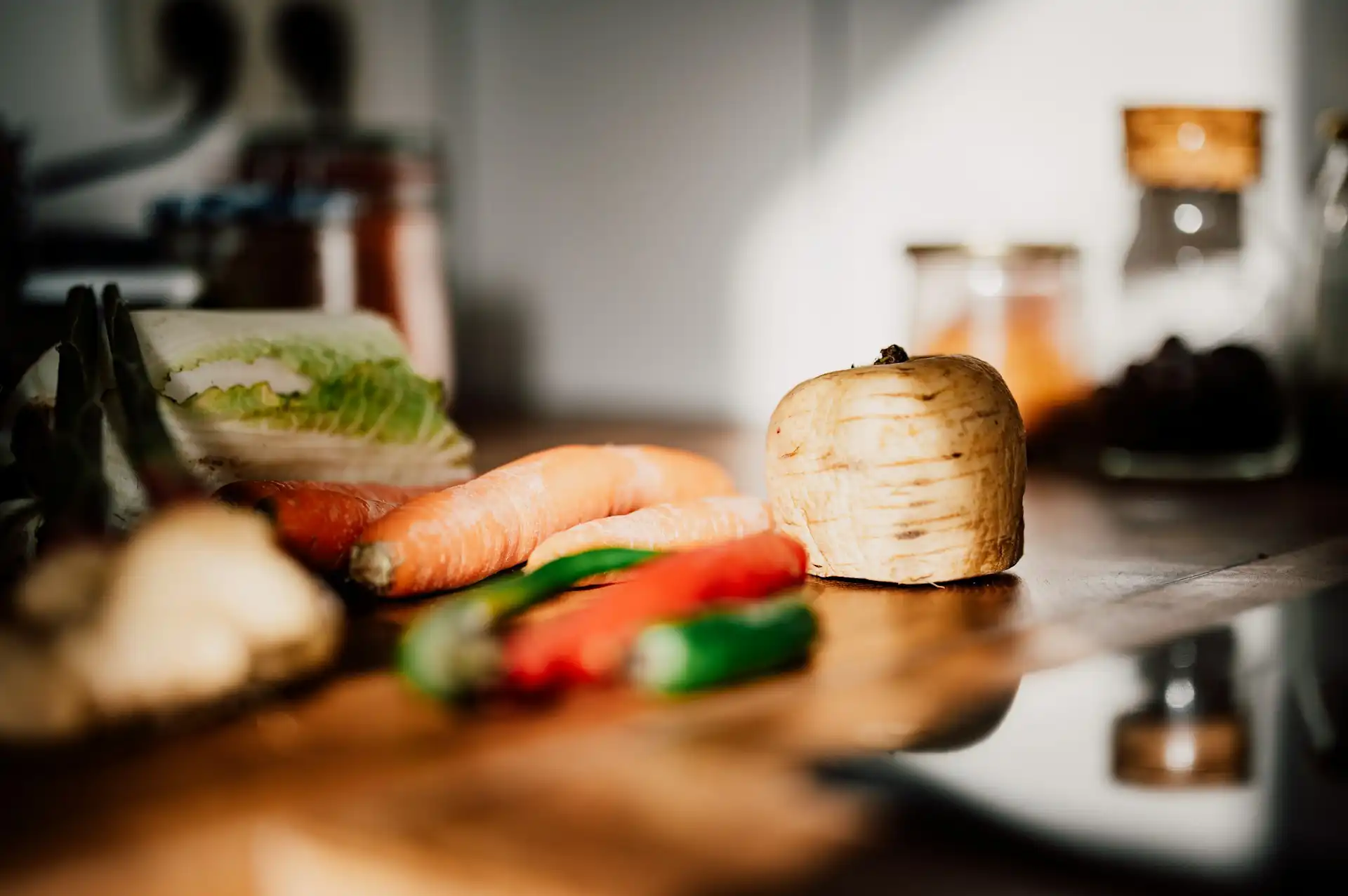 avokádó, baktériumok, campylobacter, csírák, csirke, darált hús, dinnye, e coli, élelmiszerbiztonság, ételfertőzés, ételmosás, hal, higiénia, italosdoboz, konyhai higiénia, listeria, marhahús, szalmonella, tojás, toxoplasma, zöldség