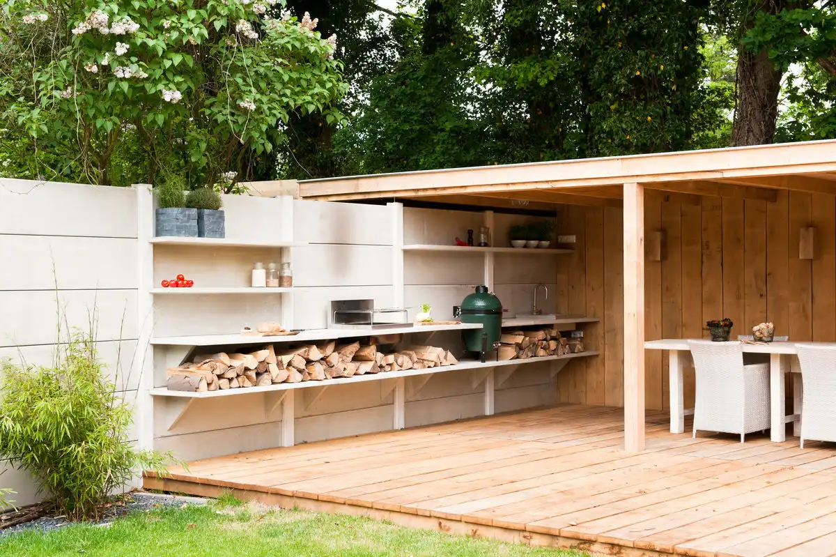 DIY pavilon, előtető, kerti design, kerti építmény, kerti pavilon, kerti pihenő, kertrendezés, minimál stílus, modern pavilon, nyári konyha, olcsó pavilon, pavilon, pavilon építése, terasz, veranda