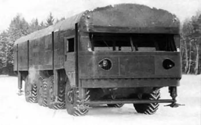 galéria, Grecsko marsall, hadtörténet, hidegháború, katonai járművek, katonai technológia, MAZ 543v, mobil parancsnoki pont, Redut bunker, szovjetunió, Sztrela projekt, titkos projektek