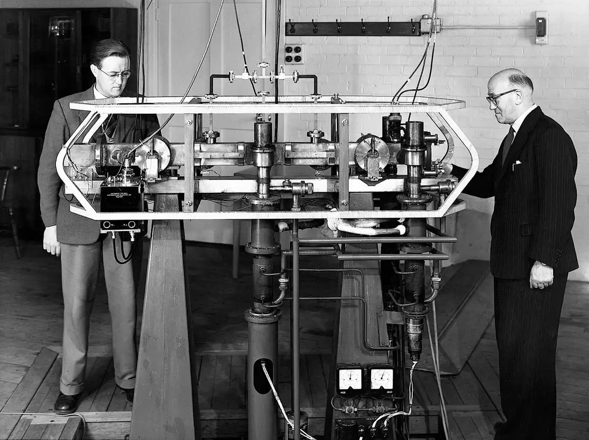atomóra, biológiai óra, idő, idő relativitása, időérzékelés, időutazás, időzónák, naptár, sportidő, Vénusz