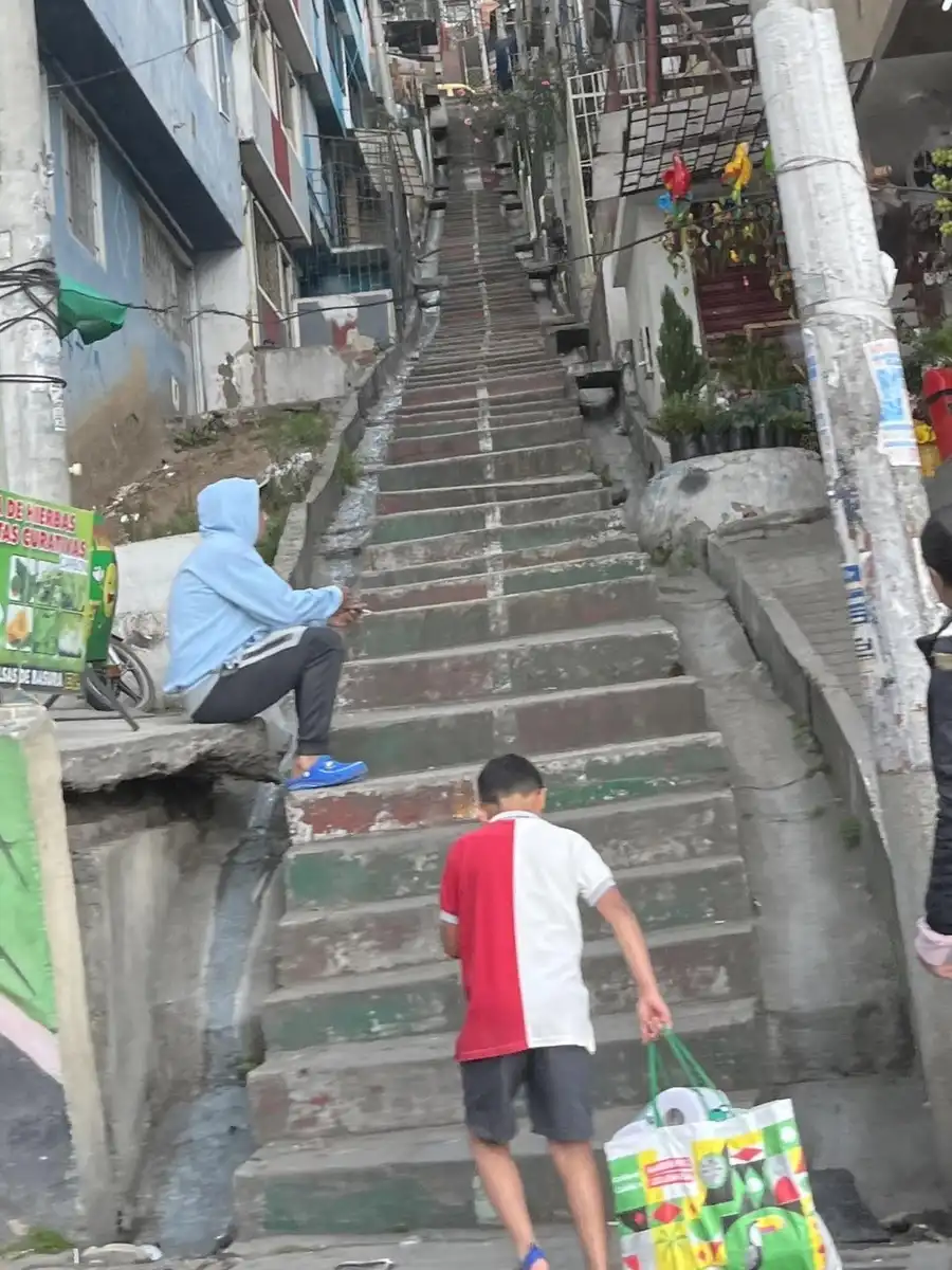 extrém lépcsők, félelmetes lépcsők, Kaland, látnivalók, lépcsők, turizmus, utazási tippek, veszélyes lépcsők