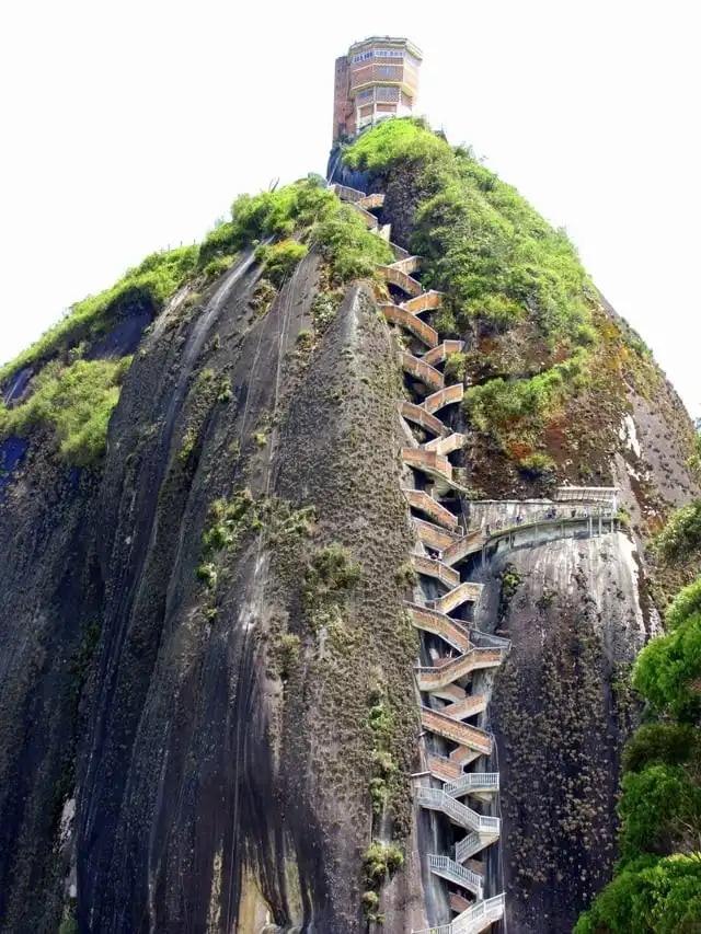 extrém lépcsők, félelmetes lépcsők, Kaland, látnivalók, lépcsők, turizmus, utazási tippek, veszélyes lépcsők