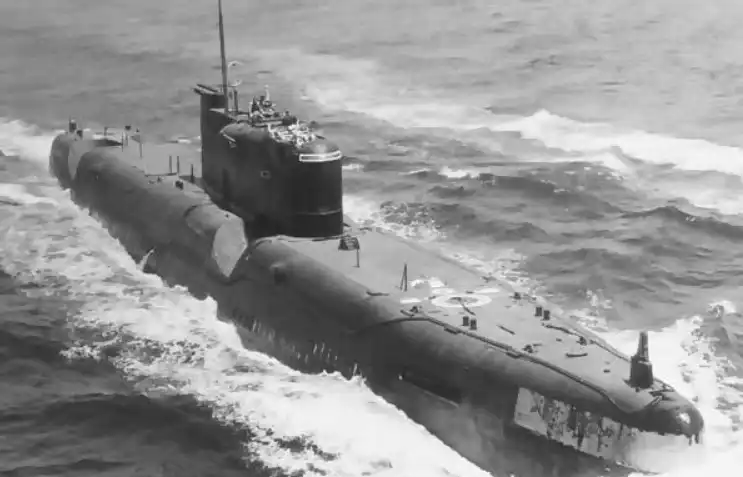 dízel, fegyver, flotta, haditechnika, mélység, mérnök, Oroszország, technológia, tengeralattjáró, történelem