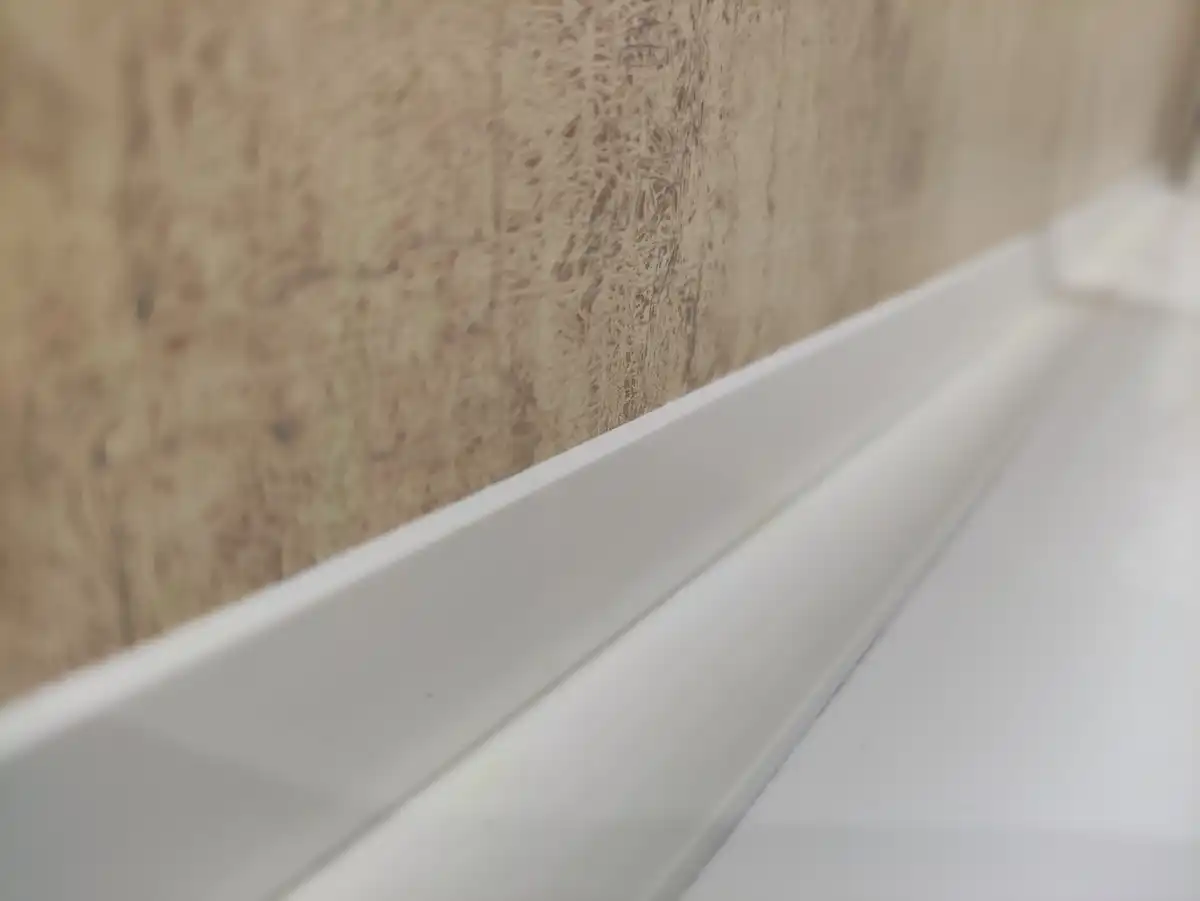 DIY, felújítás, fuga, fürdőszoba, karbantartás, lakásfelújítás, penész, szilikon, tömítés, vízszigetelés