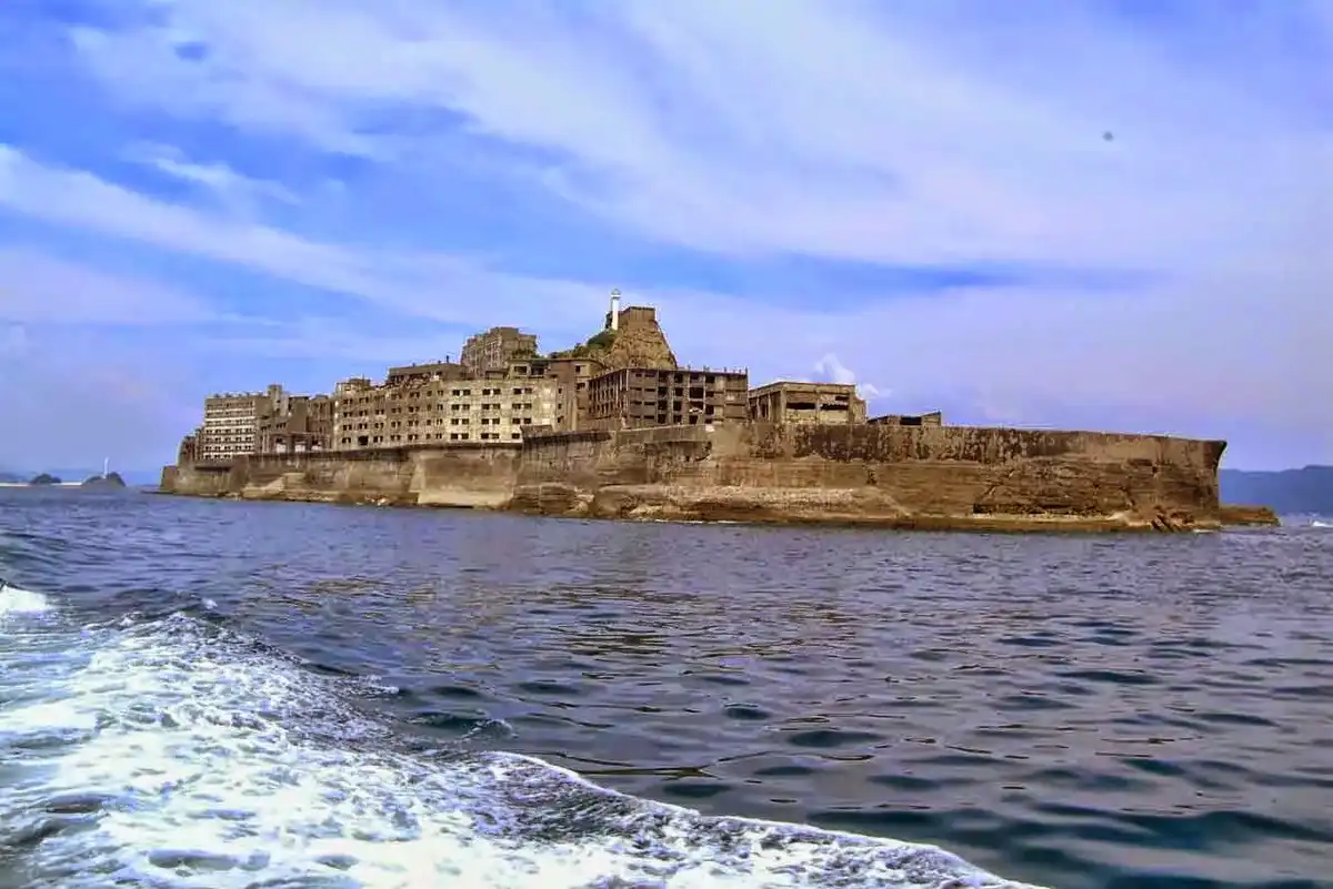 bányászat, elhagyatott helyek, Hashima sziget, ipari történelem, japán, szellemváros, sziget, történelem, turizmus, városi felfedezés