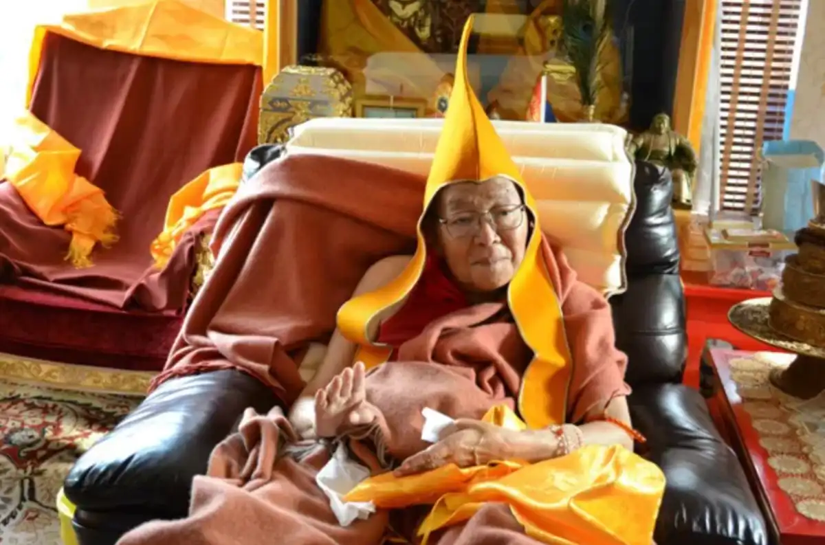 Bomlás hiánya, Buddhista szerzetesek, Dalai Láma, Halál utáni állapot, Meditáció, Spirituális jelenségek, tudat, Tudományos rejtély, Tukdam