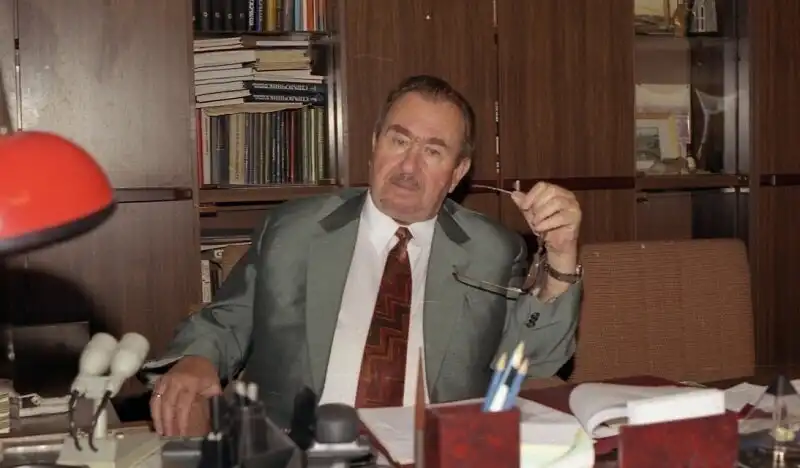 arany, Bertha Rogers, David Guberman, élet eredete, felfedezések, föld mélye, fúrótorony, gáz, geológia, kola fúrólyuk, Kola-félsziget, olaj, rekordok, szovjet tudomány, szovjetunió, szupermély fúrás, tudományos kutatás, urán, Zapoljarnij