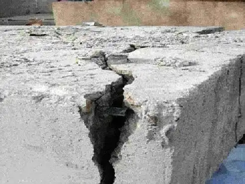 Adalékanyag, beton, Építkezés, felújítás, Képlékenyítő, kockázat, minőség, spórolás, tartósság, tippek