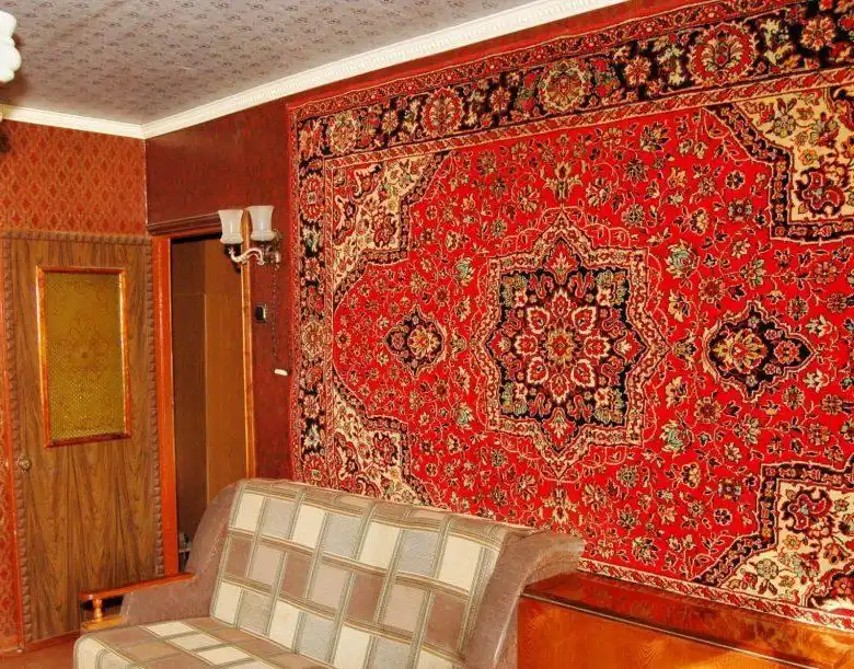 dizájn, hagyomány, lakáskultúra, nosztalgia, panel, praktikum, Státusz, szőnyeg, szovjet, történelem