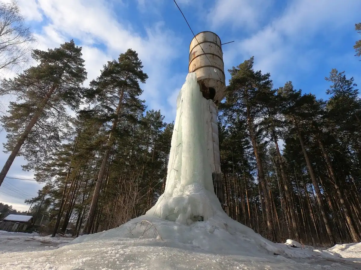 fagyásvédelem, galéria, ipari építmény, szovjet technológia, téli üzemeltetés, vízellátás, víztorony, víztorony építés, víztorony szerkezet, víztorony szigetelés