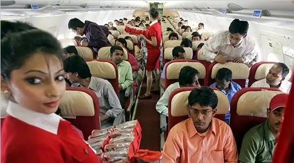 hivatás, konfliktus, munka, nehézségek, repülés, stewardess, turizmus, utasok, utazás, viselkedés