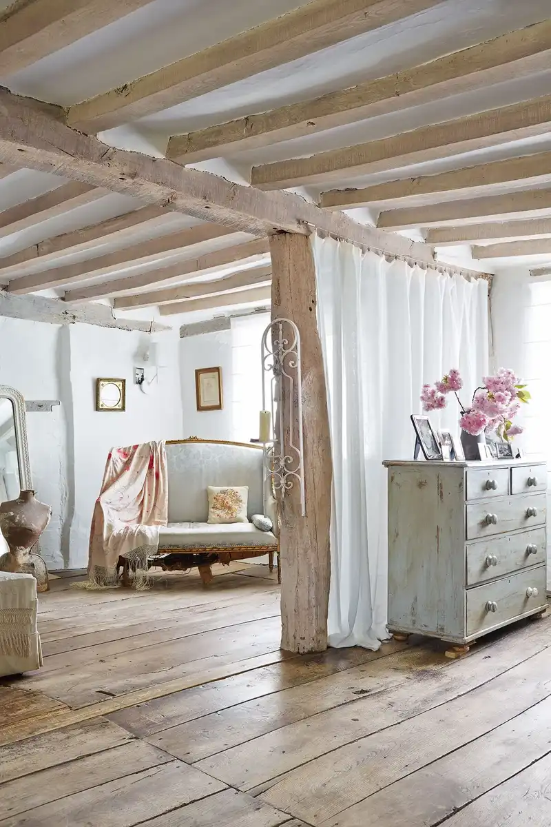 Anglia, angol ház, belsőépítészet, bolhapiac, DIY, felújítás, ház, kandalló, lakberendezés, nosztalgia, örökség, otthon, retró stílus, rusztikus, Sussex, történelmi ház, vidéki ház, vintage stílus