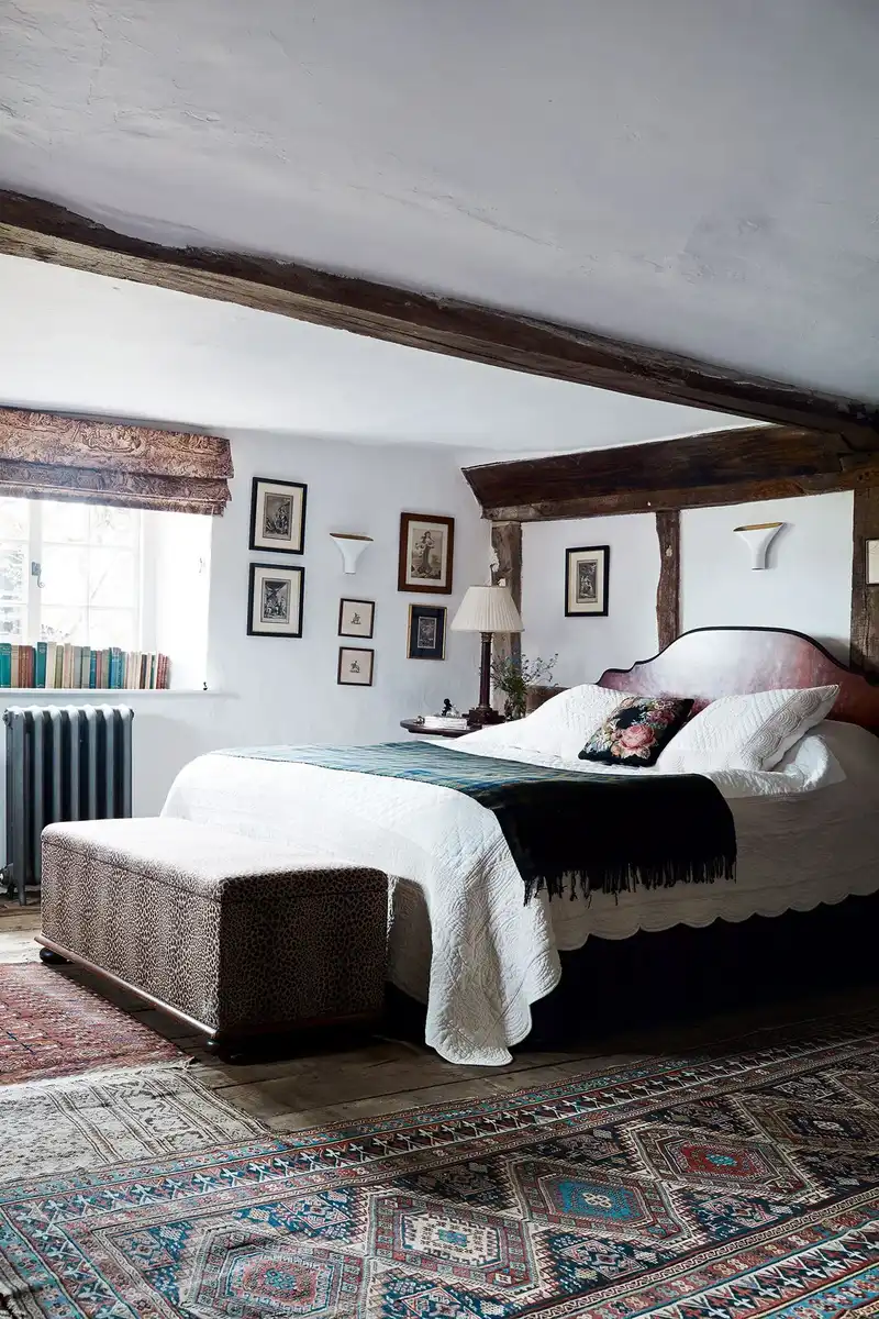 Anglia, angol ház, belsőépítészet, bolhapiac, DIY, felújítás, ház, kandalló, lakberendezés, nosztalgia, örökség, otthon, retró stílus, rusztikus, Sussex, történelmi ház, vidéki ház, vintage stílus