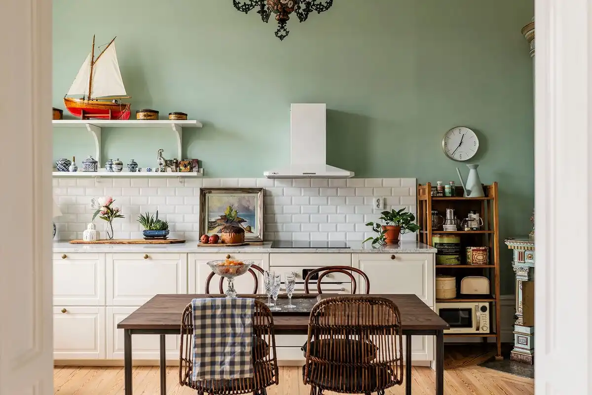 belsőépítészet, csempekályha, lakásbemutató, lakberendezés, retró, skandináv design, Stockholm, Svédország, történelmi lakás, vintage
