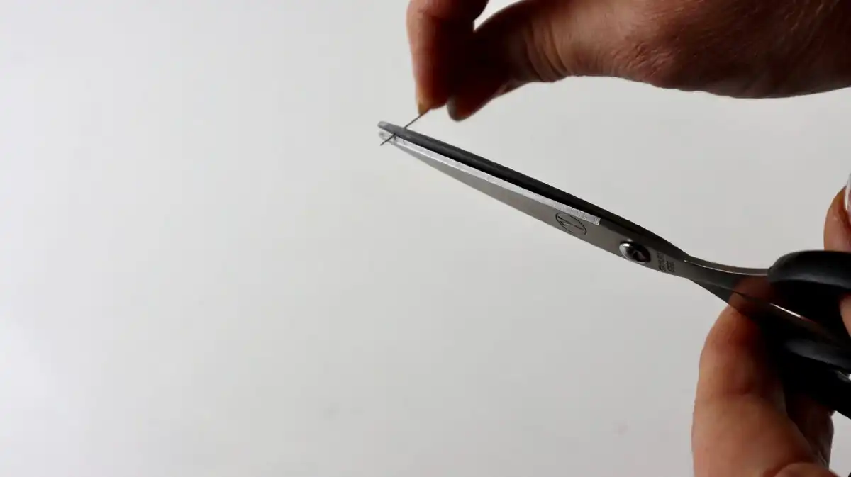 barkácsolás, csináld magad, csiszolópapír, DIY, életmód, élezés, galéria, háztartás, olló, olló élezése, szabás, tippek, trükkök, tű, újrahasznosítás, üveg, varrás, varrónő