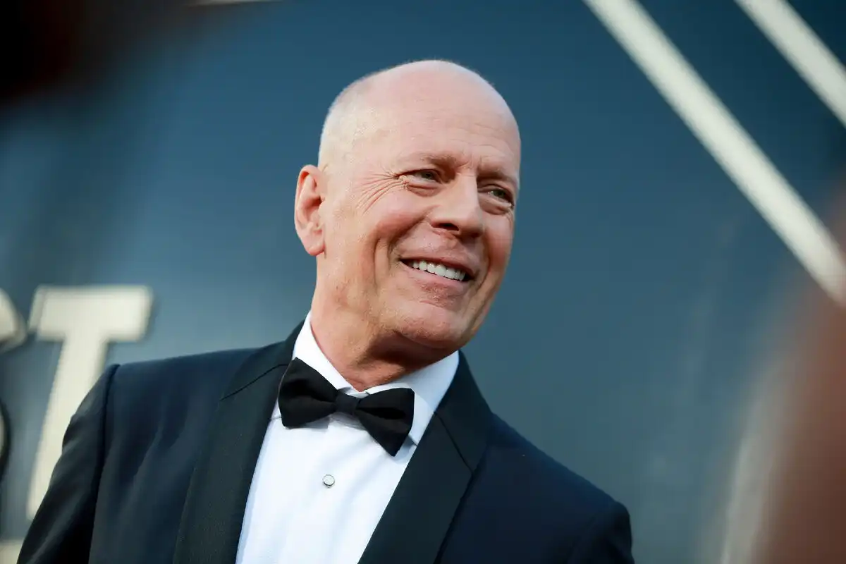 botrány, Bruce Willis, filmek, filmipar, forgatás, Hollywood, marvel, mozi, színészek, Tommy Lee Jones