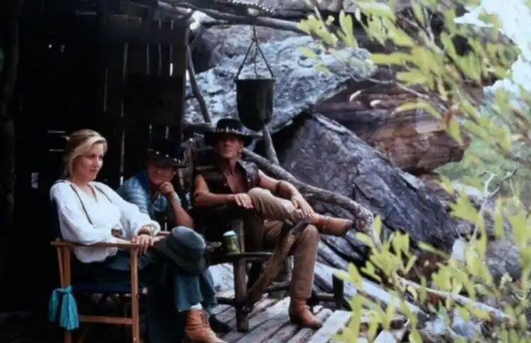 80-as évek, filmes érdekességek, kalandfilm, Krokodil Dundee, Kulisszatitkok, Linda Kozlowski, Paul Hogan, retró mozi, vígjáték
