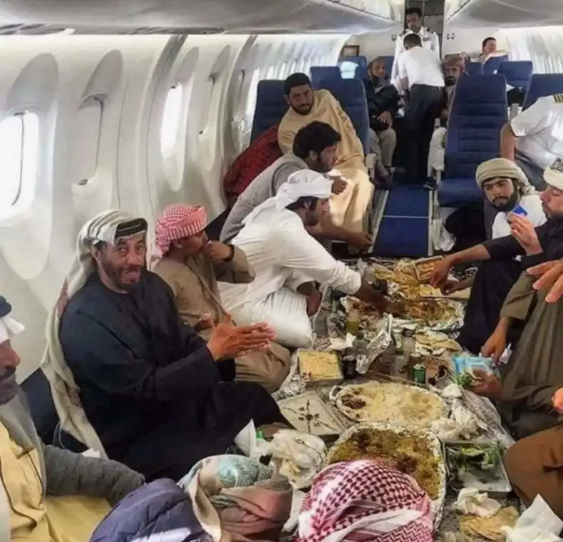 india, külföldi munka, légitársaság, légiutas-kísérő, luxusutazás, repülőjegy, stewardess, utazás